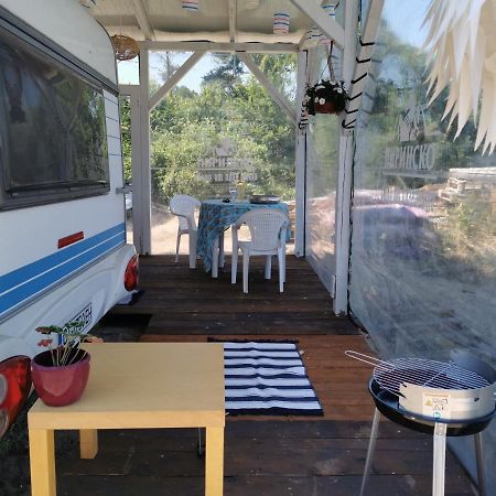 Sea Caravan/Camper On The Beach Китен Экстерьер фото