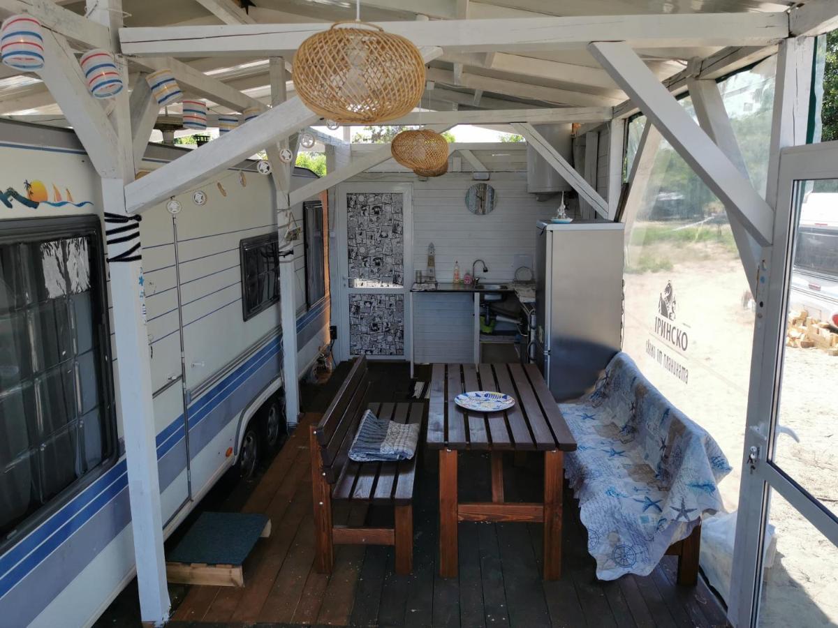 Sea Caravan/Camper On The Beach Китен Экстерьер фото