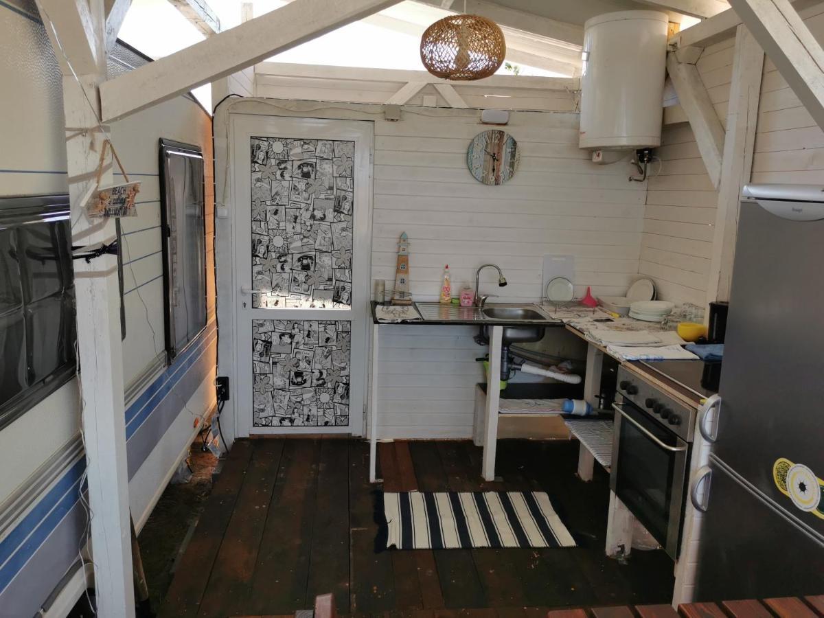 Sea Caravan/Camper On The Beach Китен Экстерьер фото