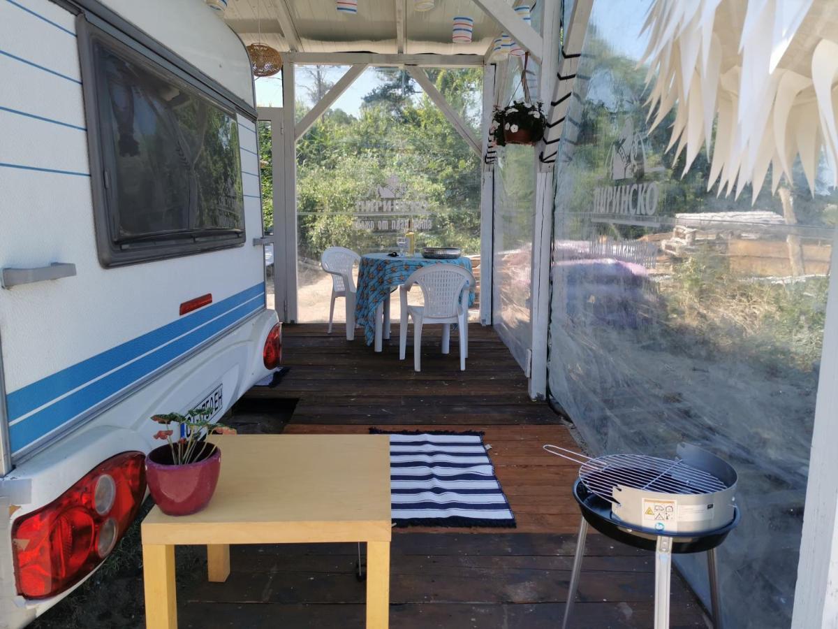 Sea Caravan/Camper On The Beach Китен Экстерьер фото