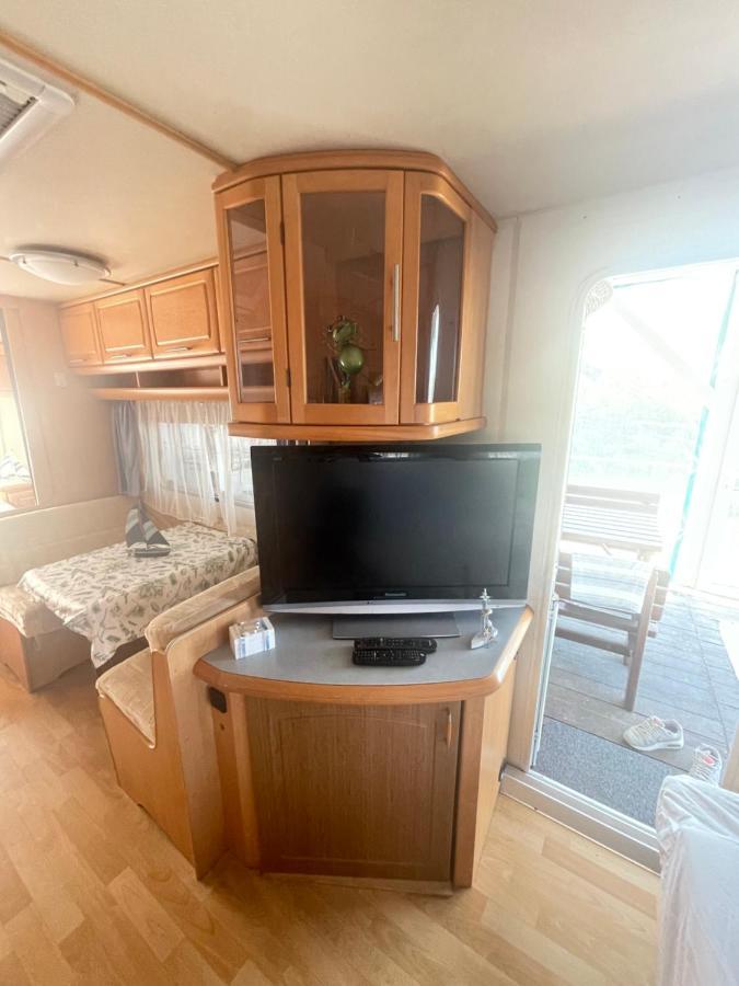 Sea Caravan/Camper On The Beach Китен Экстерьер фото