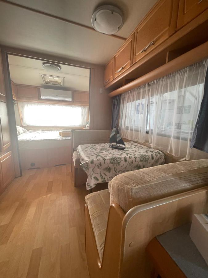 Sea Caravan/Camper On The Beach Китен Экстерьер фото