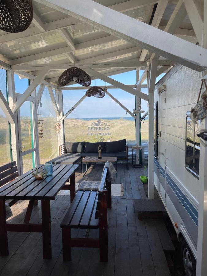 Sea Caravan/Camper On The Beach Китен Экстерьер фото
